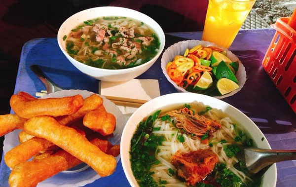 Phở Gánh Hàng Chiếu