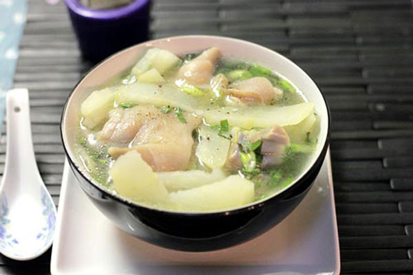 nhung-mon-an-tot-cho-ba-bau-chan-gio-du-du-xanh