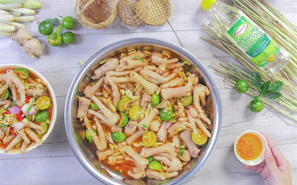 Thành phẩm chân gà sả tắc
