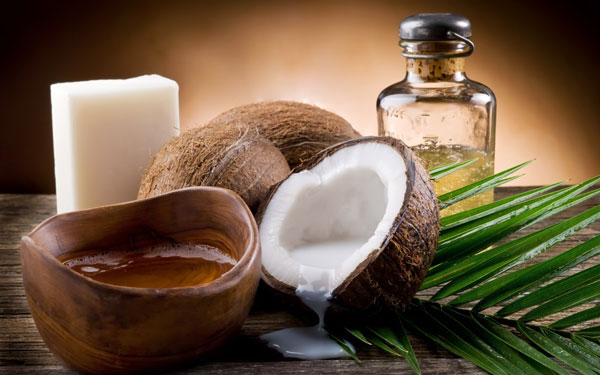 Dầu dừa trị dị ứng nổi mẩn đỏ ngứa khắp người