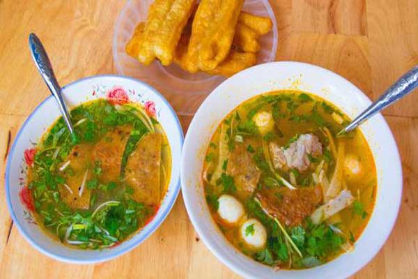 banh-canh-ba-be-cho-con