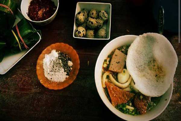 banh-canh-han-thuyen-quan-an-dem-hue