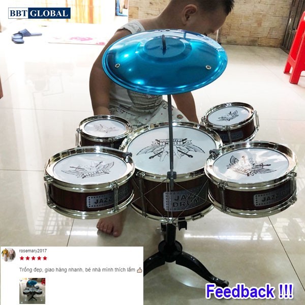 trống trong bộ đồ chơi giáo dục