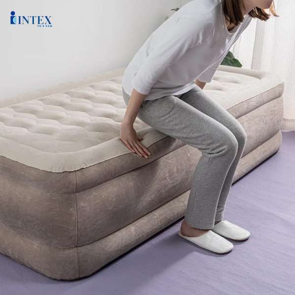 intex-64426-giuong-hoi-don-cho-gia-dinh-5