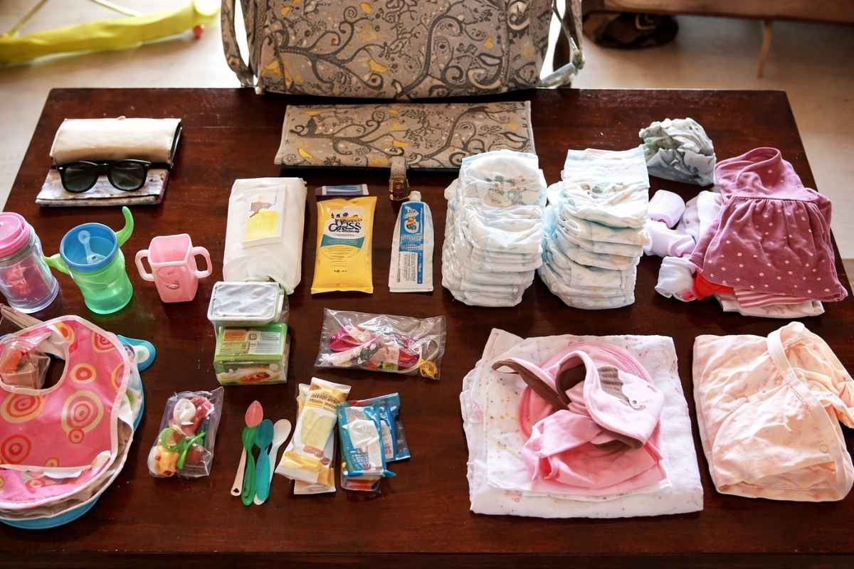 Bé về quê đón Tết mang theo