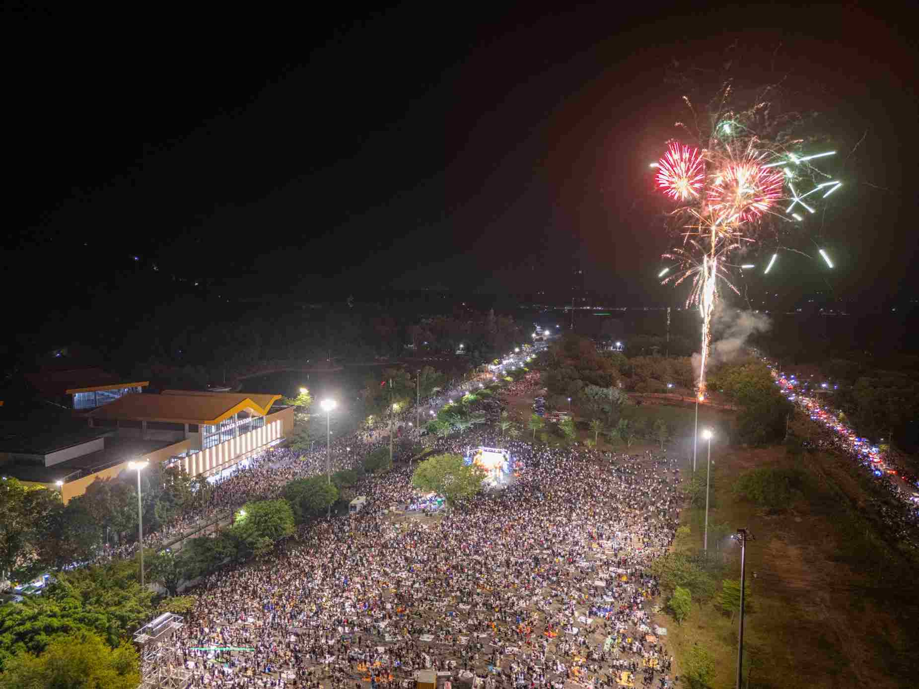 An toàn cho bé dịp Tết pháo hoa