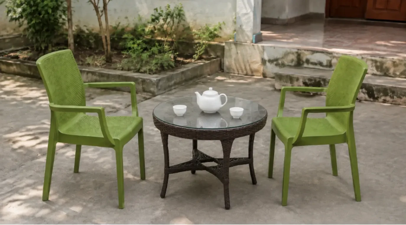 Ghế nhựa TM05 tại sân vườn