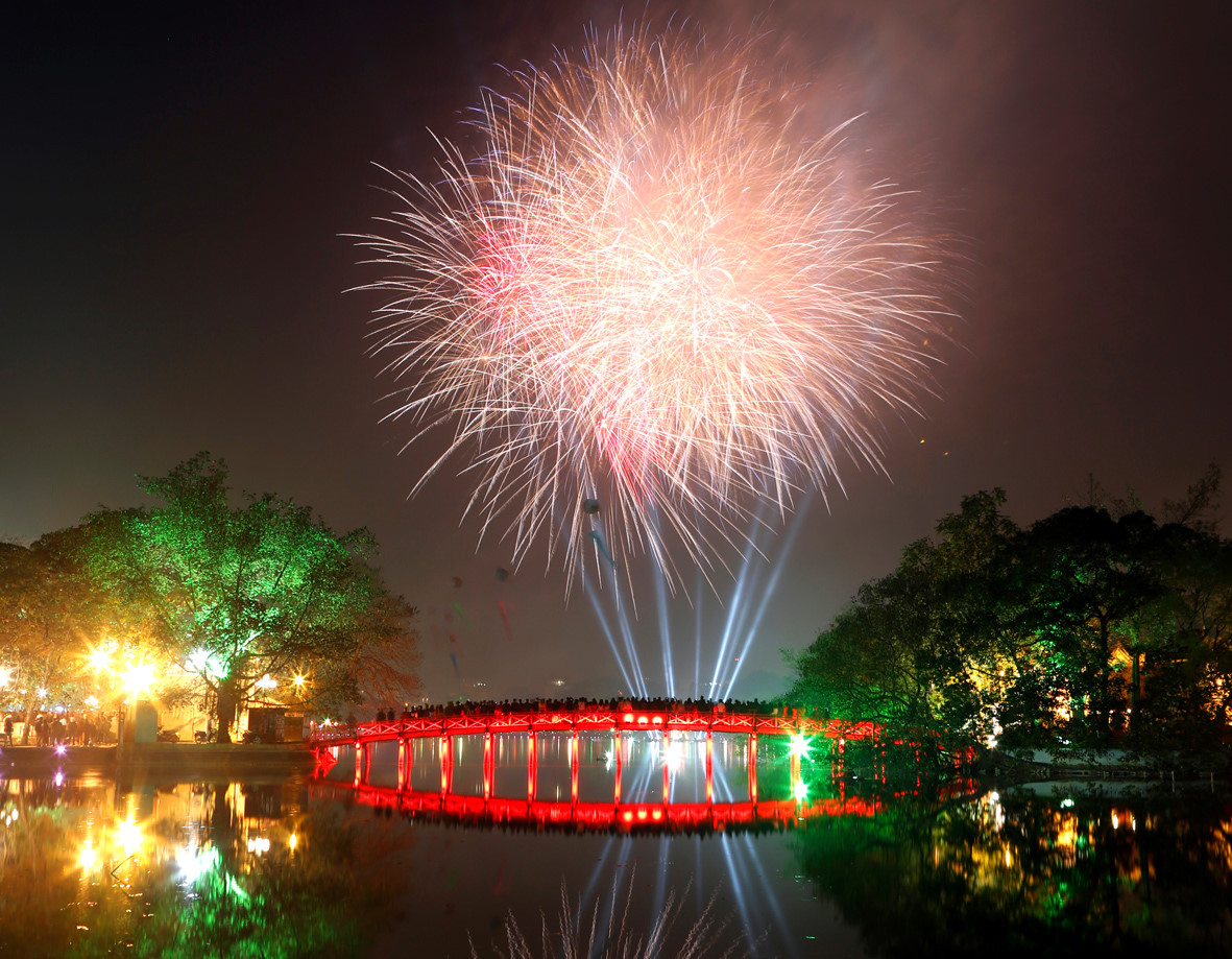 6-diem-ban-phao-hoa-mung-dip-le-3004-tai-ha-noi