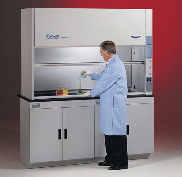 So sánh với các thiết bị bảo vệ phòng thí nghiệm khác