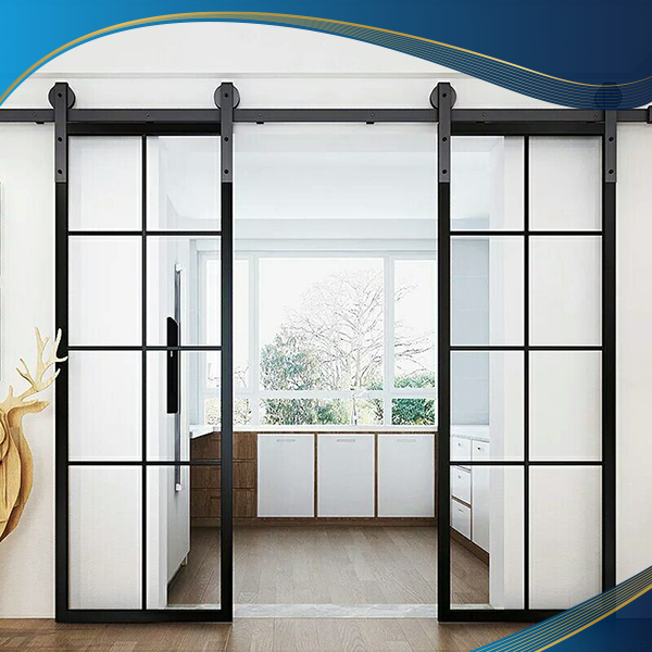 Cửa nhôm 2 cánh mở trượt màu đen lắp đặt tại phòng ăn vừa tiết kiệm diện tích mở cửa, vừa giúp không gian hiện đại hơn