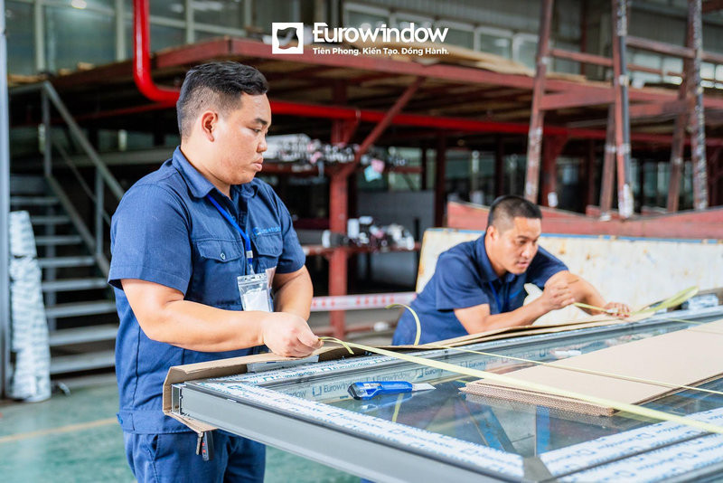 Các sản phẩm kính của Eurowindow được gia công đồng bộ, đảm bảo độ chính xác trước khi đưa vào công trình