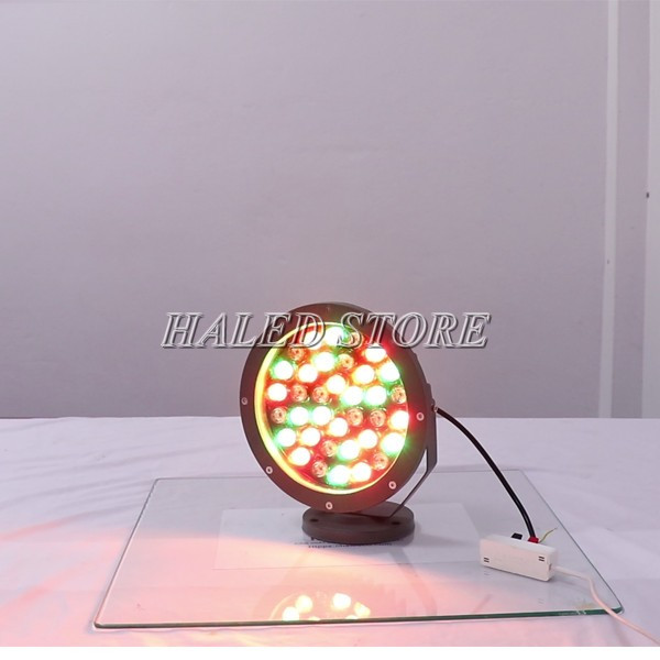 Hệ thống 36 chip LED cho ánh sáng cực mạnh