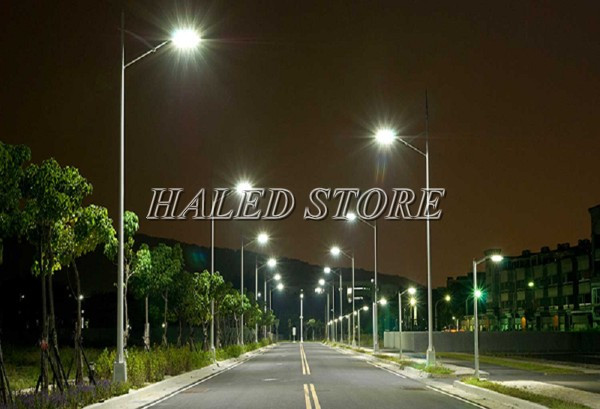 Cột đèn cao áp chiếu sáng đường phố đô thị