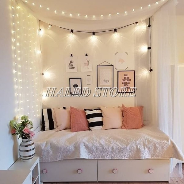 Đi dây đèn LED theo hình dáng của khung màn phòng ngủ