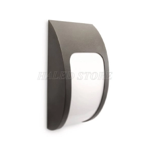 den-led-cau-thang-hlpl-16917-hop-kim