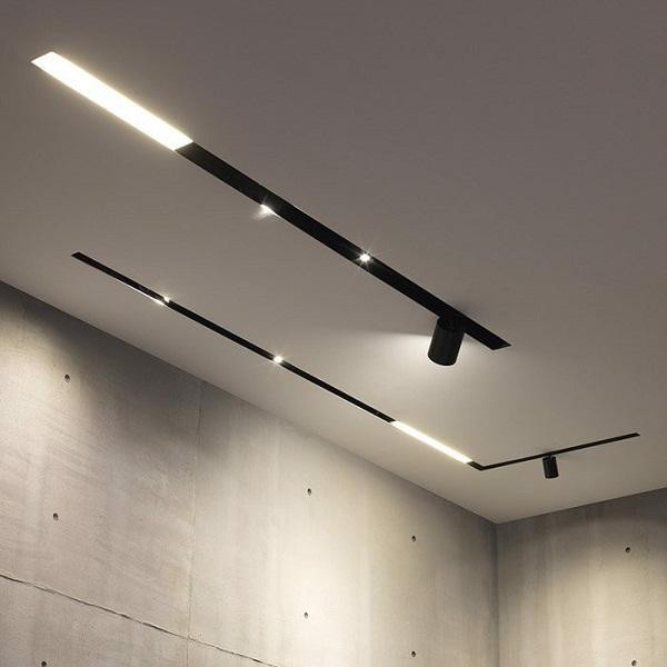 Đèn LED ray âm trần được lắp đặt trên trần bê tông hoặc trần thạch cao. 