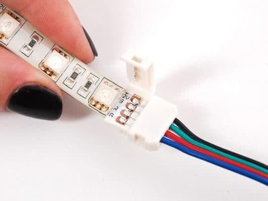 Đèn có cấu tạo tương tự như các dòng đèn LED thông thường khác. 