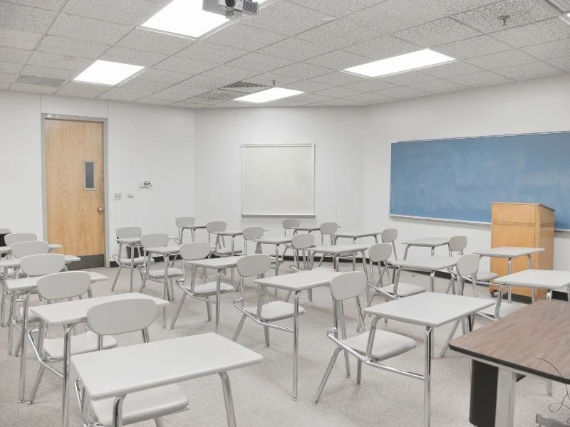 Một số lưu ý khi sử dụng và bảo trì đèn LED Panel 