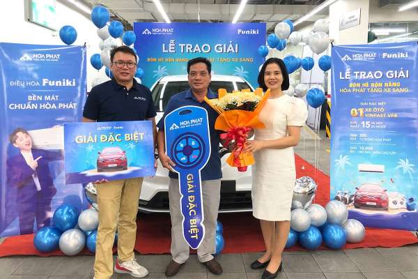 HÒA PHÁT - FUNIKI TRAO TẶNG Ô TÔ VINFAST VF8 TỚI KHÁCH HÀNG TRÚNG THƯỞNG