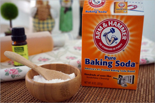 Thông tắc bồn cầu bằng khoan dây cáp tiện lợi và dễ dàng Thông cống bằng Bakinh Soda