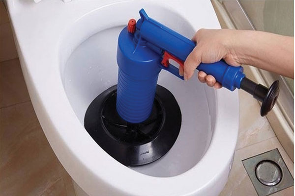 Bồn cầu bị tắc