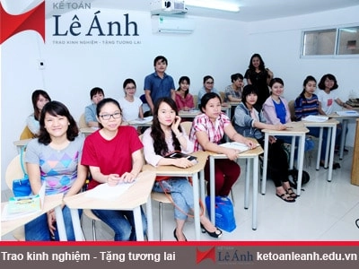 hoc-ke-toan-tong-hop-o-dau-tot-nhat-tphcm-400x300-min