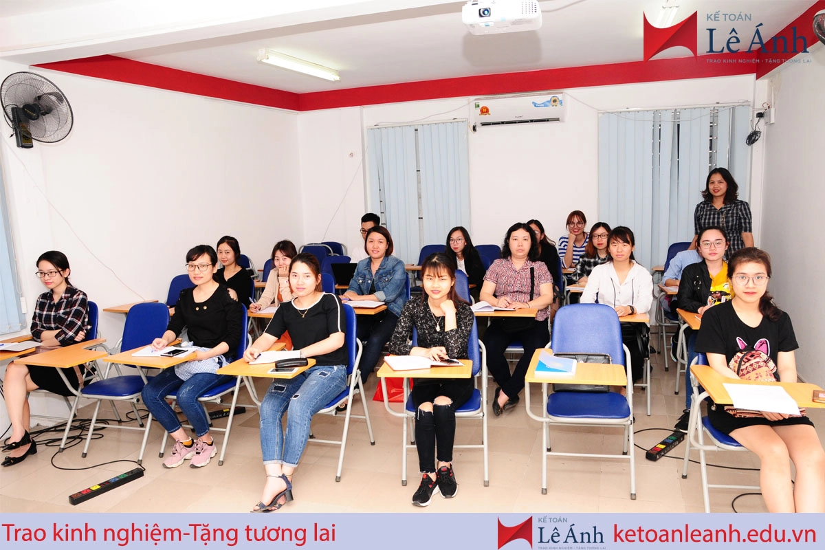 hoc-ke-toan-tong-hop-o-ha-noi