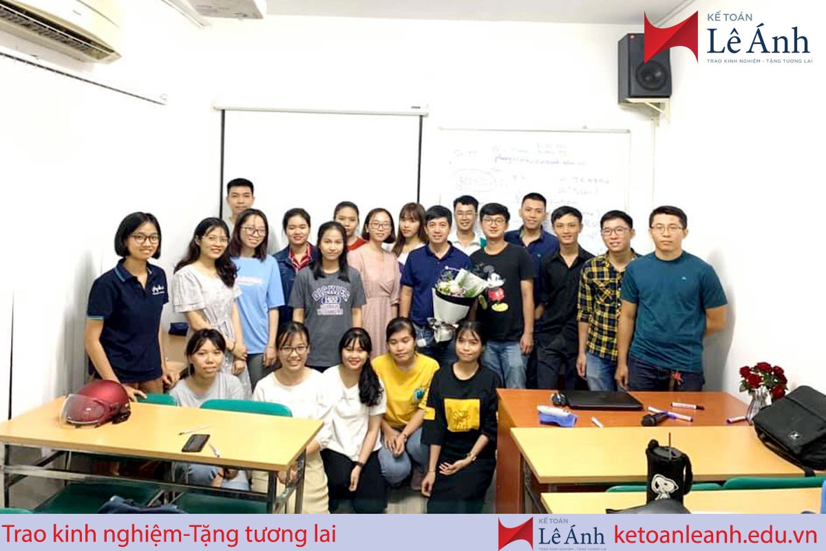 hoc-xuat-nhap-khau-tai-tphcm