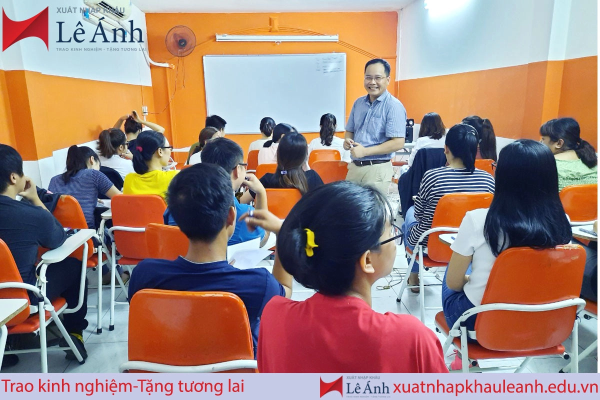 hoc-xuat-nhap-khau-thuc-te-xnk-le-anh