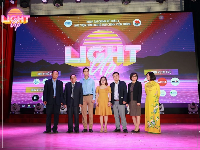 su-kien-light-up-ky-niem-10-nam-thanh-lap-khoa-tai-tinh-ke-toan-1-ptit-3