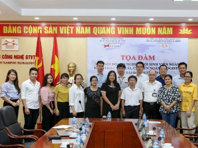 toa-dam-le-anh-truong-dai-hoc-cong-nghe-giao-thong-van-tai