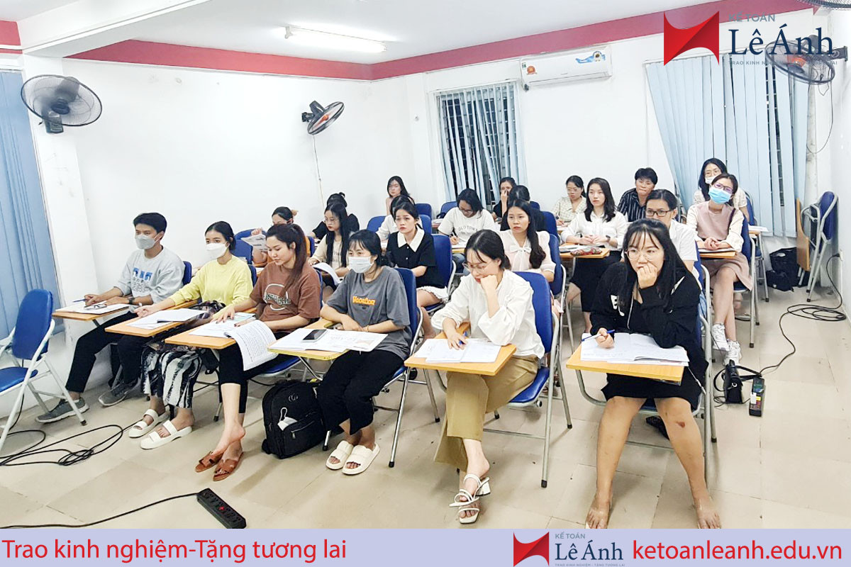 hoc-ke-toan-tong-hop-le-anh-tai-ha-noi