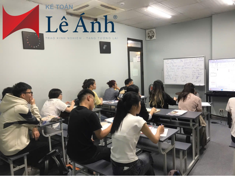 khai-giang-thang-3-lop-off-hn-4