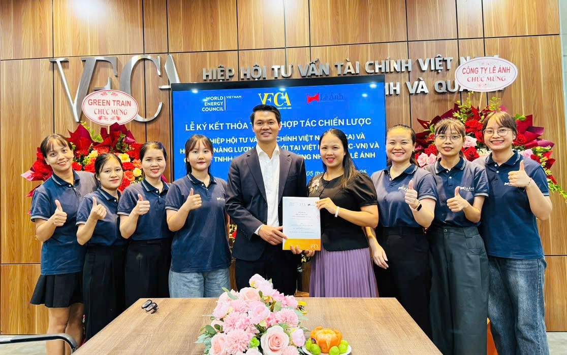 Hình ảnh lễ ký kết 3 bên giữa VFCA - WEC - Lê Ánh