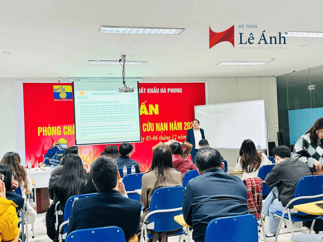 Ông Trịnh Đức Vinh – Cục phó Cục Quản lý Giám sát Kế toán – Kiểm toán