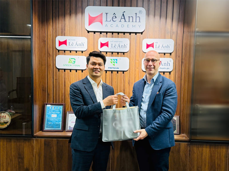 Lê Ánh Academy gặp gỡ ông Jaime Amoedo – chuyên gia ESG quốc tế