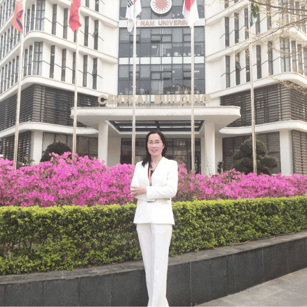 giang-vien-tran-hong-hue