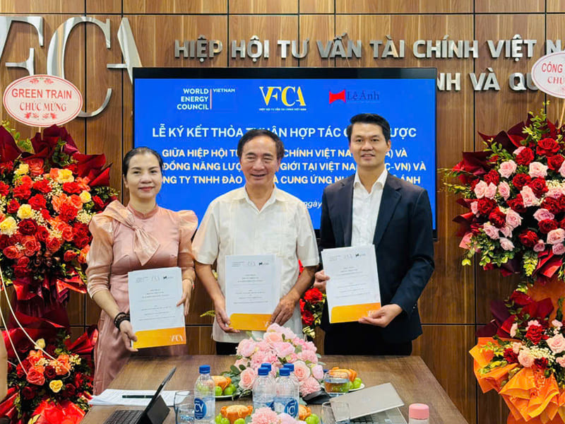 Hình ảnh lễ ký kết 3 bên giữa VFCA - WEC - Lê Ánh