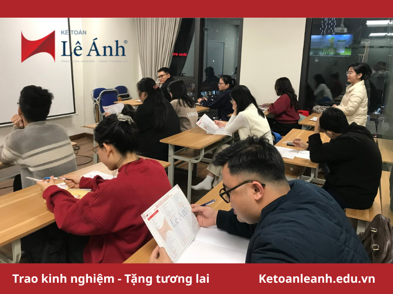 lop-hoc-ktth-hn-tai-ke-toan-le-anh-2