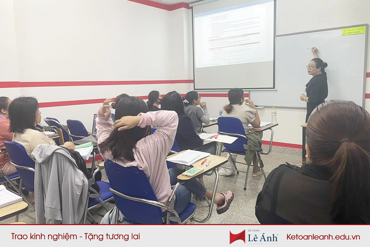 Hình ảnh khóa học kế toán nhà hàng F&B