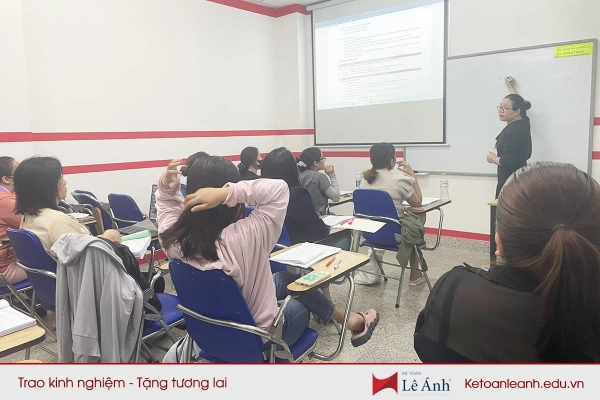 Hình ảnh khóa học kế toán nhà hàng F&B