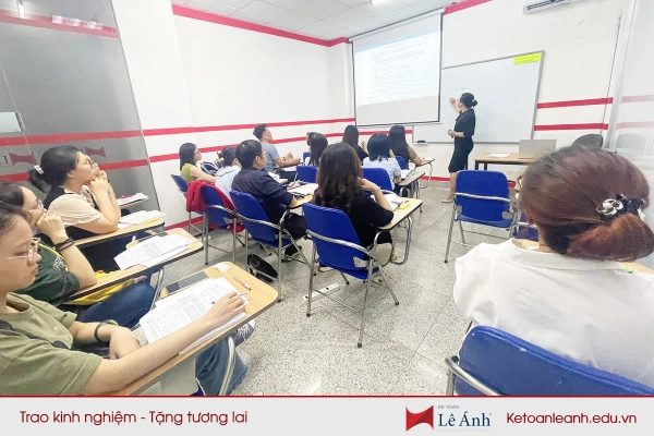 Hình ảnh khóa học kế toán nhà hàng