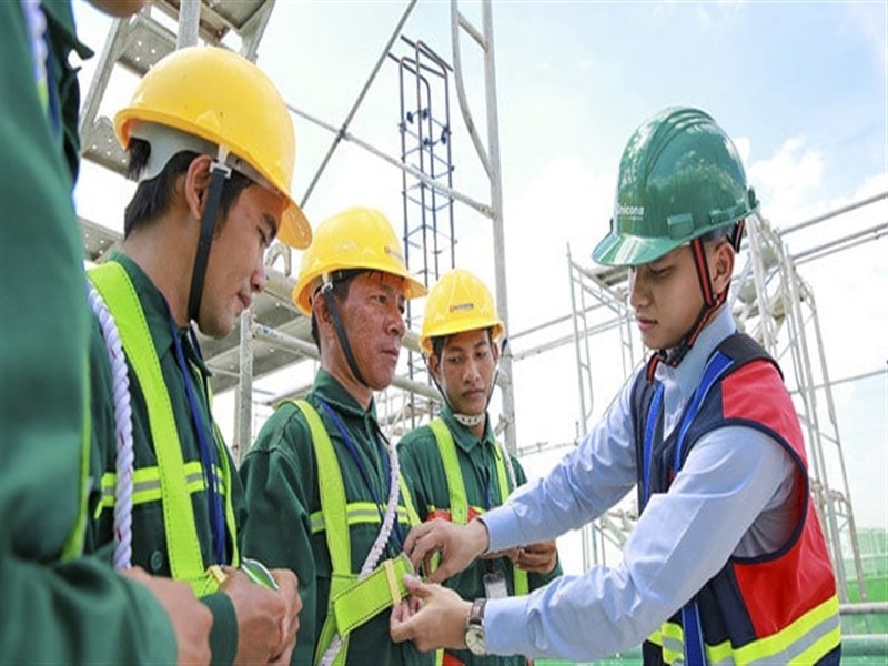 Những nghề nghiệp nặng nhọc độc hai, nguy hiểm