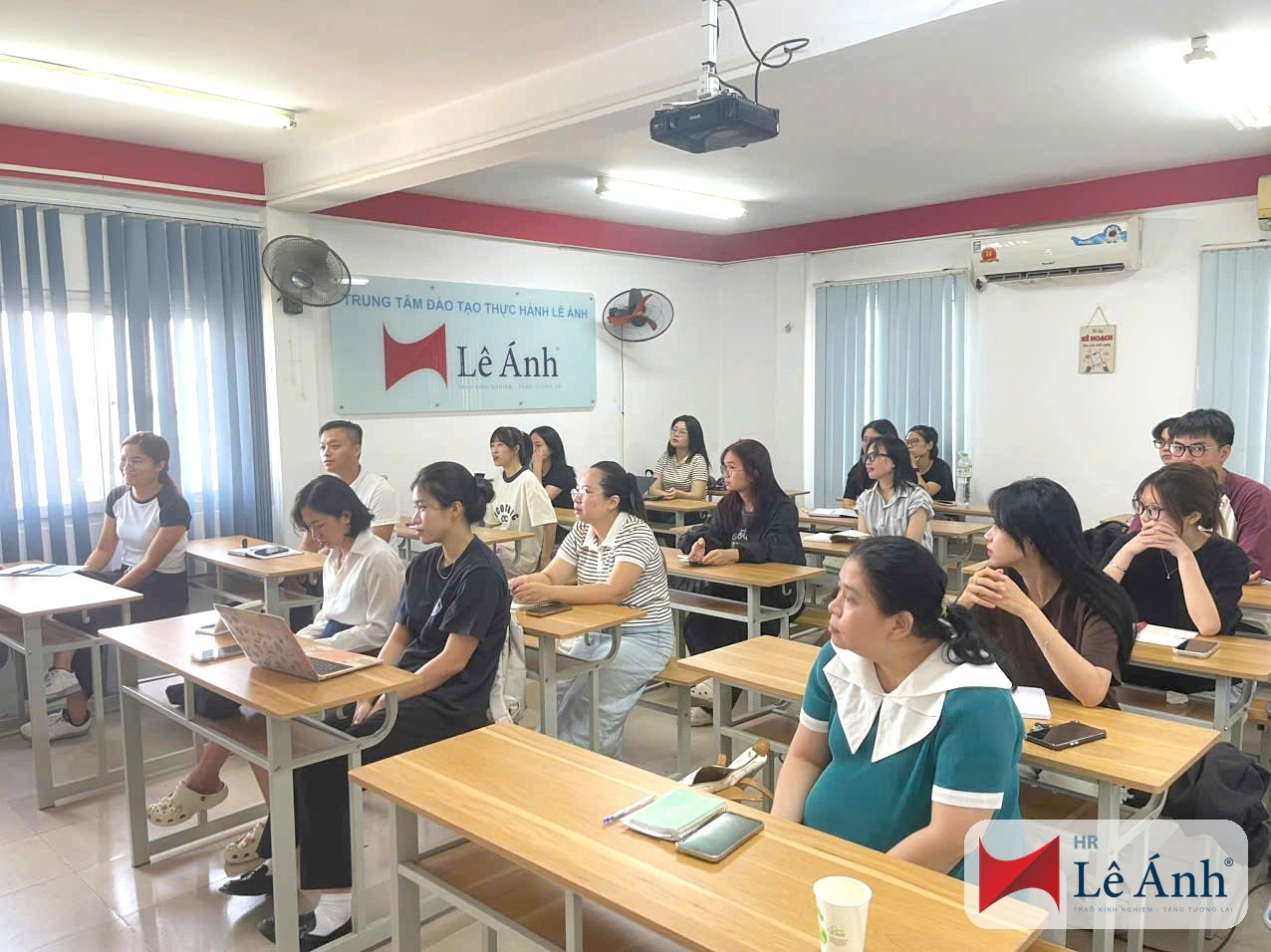 Hình Ảnh Lớp Học Và Cơ Sở Học Tại Hà Nội