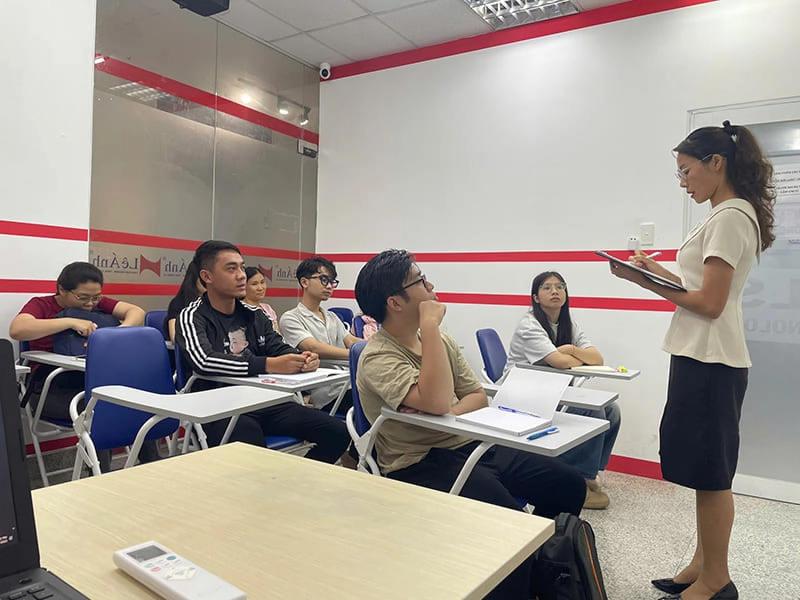 Một buổi học trực tiếp tại Lê Ánh HR