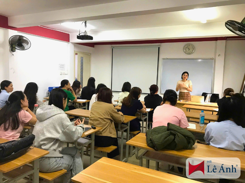 Giảng Viên Khóa Học Hành Chính Nhân Sự Tại Hà Nội