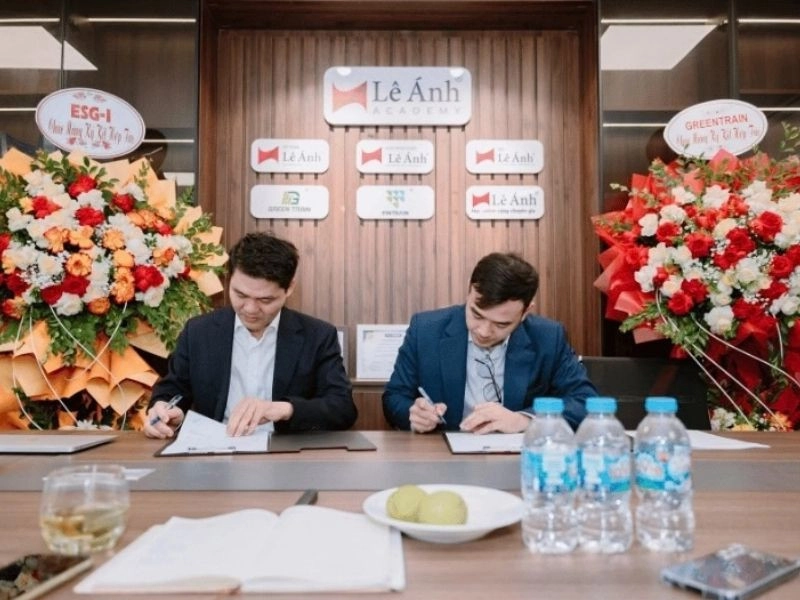 Greentrain ký kết hợp tác với Sent Technology – The ESG Institute