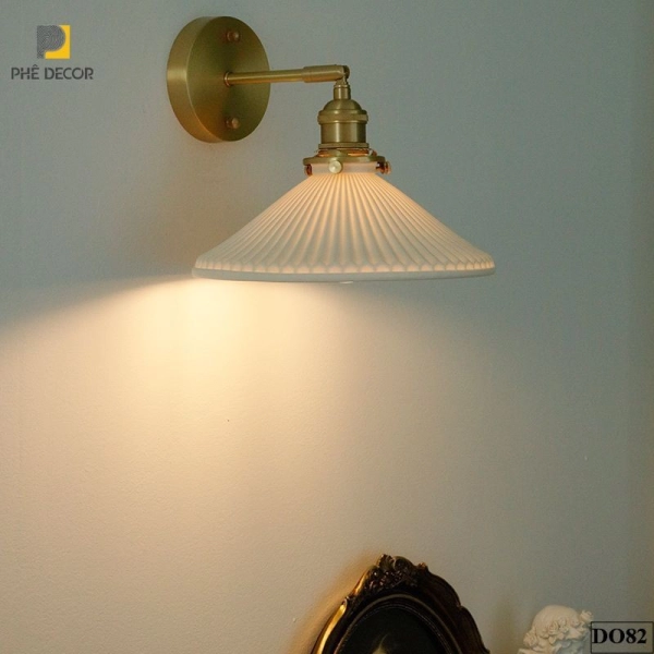 den-treo-tuong-chao-gom-gomn-do82-3-phedecor