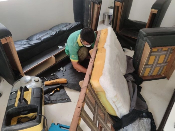 cach-sua-ghe-sofa-bi-hong-1