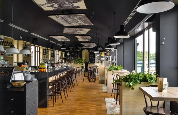 thiet-ke-quan-cafe-theo-phong-thuy-giup-quan-may-man-va-dong-khach